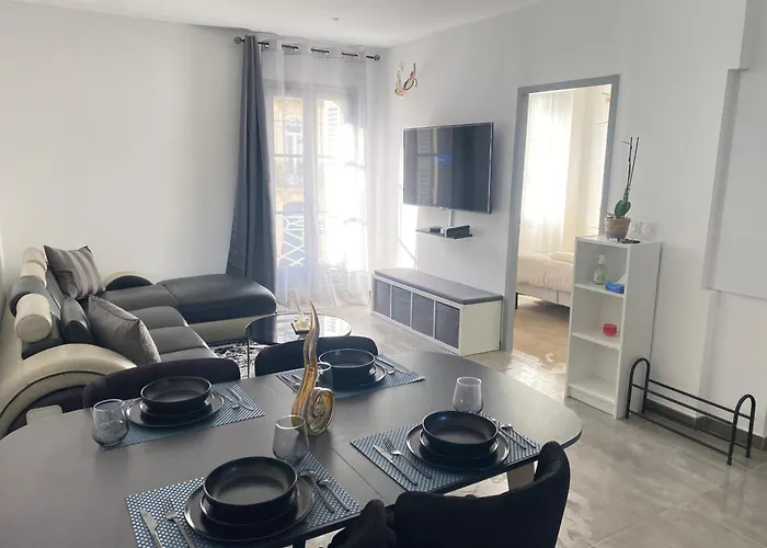 Modern And Cosy *